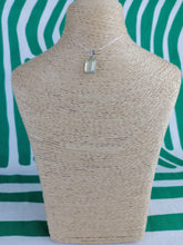 Cargar imagen en el visor de la galería, Colgante Cuarzo Limon Plata Cuadrado
