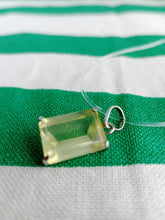 Cargar imagen en el visor de la galería, Colgante Cuarzo Limon Plata Cuadrado
