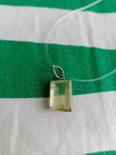 Cargar imagen en el visor de la galería, Colgante Cuarzo Limon Plata Cuadrado
