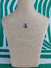 Cargar imagen en el visor de la galería, Colgante Lagrima Labradorita Plata Mod. 1
