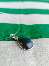 Cargar imagen en el visor de la galería, Colgante Lagrima Labradorita Plata Mod. 2
