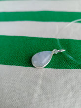 Cargar imagen en el visor de la galería, Colgante Lagrima Piedra Luna Plata Mod. 4
