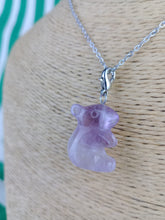 Cargar imagen en el visor de la galería, Colgante Koala Amatista

