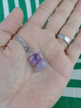 Cargar imagen en el visor de la galería, Colgante Koala Amatista
