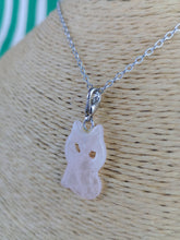 Cargar imagen en el visor de la galería, Colgante Gato Cuarzo Rosa
