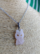 Cargar imagen en el visor de la galería, Colgante Gato Cuarzo Rosa
