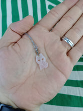 Cargar imagen en el visor de la galería, Colgante Gato Cuarzo Rosa
