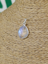 Cargar imagen en el visor de la galería, Colgante Piedra Luna Mediana Mod. 7
