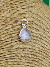 Cargar imagen en el visor de la galería, Colgante Piedra Luna Mediana Mod. 7
