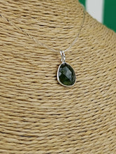 Cargar imagen en el visor de la galería, Colgante Turmalina Verde Plata Mod. 5
