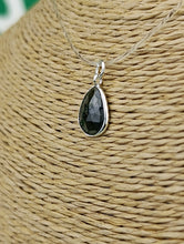 Cargar imagen en el visor de la galería, Colgante Turmalina Verde Plata Mod. 3
