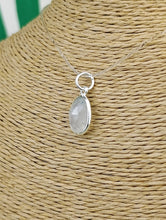 Cargar imagen en el visor de la galería, Colgante Piedra Luna Pequeño Mod. 4
