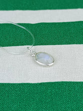 Cargar imagen en el visor de la galería, Colgante Piedra Luna Pequeño Mod. 4
