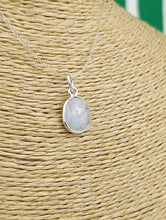 Cargar imagen en el visor de la galería, Colgante Piedra Luna Pequeño Mod. 2
