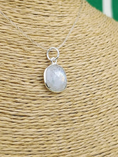 Cargar imagen en el visor de la galería, Colgante Piedra Luna Mediana Mod. 5
