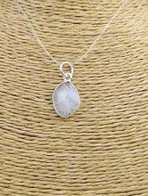 Cargar imagen en el visor de la galería, Colgante Piedra Luna Mediana Mod. 6
