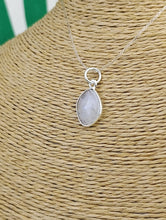 Cargar imagen en el visor de la galería, Colgante Piedra Luna Mediana Mod. 6
