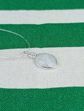 Cargar imagen en el visor de la galería, Colgante Piedra Luna Mediana Mod. 6
