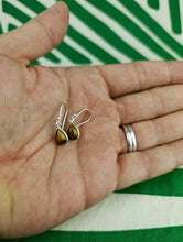 Cargar imagen en el visor de la galería, Pendientes Plata Lagrima Ojo de Tigre Mod. 2
