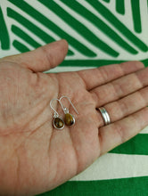Cargar imagen en el visor de la galería, Pendientes Plata Lagrima Ojo de Tigre Mod. 3
