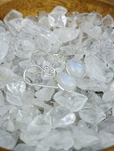 Cargar imagen en el visor de la galería, Pendientes Plata Lagrima Piedra Luna Mod. 4
