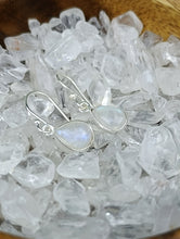 Cargar imagen en el visor de la galería, Pendientes Plata Lagrima Piedra Luna Mod. 3
