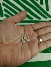 Cargar imagen en el visor de la galería, Pendientes Plata Lagrima Piedra Luna Mod. 3
