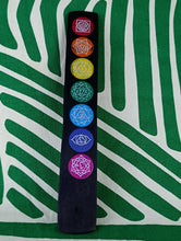 Cargar imagen en el visor de la galería, Incensario Chakras Negro
