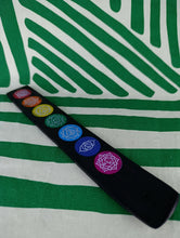 Cargar imagen en el visor de la galería, Incensario Chakras Negro
