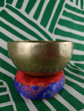 Cargar imagen en el visor de la galería, Cuenco Tibetano Omh
