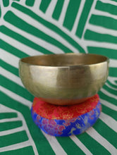 Cargar imagen en el visor de la galería, Cuenco Tibetano Omh
