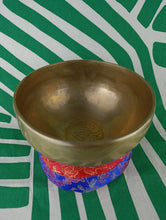 Cargar imagen en el visor de la galería, Cuenco Tibetano Omh
