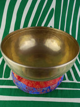 Cargar imagen en el visor de la galería, Cuenco Tibetano Chopa 14.5 cm

