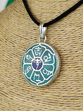 Cargar imagen en el visor de la galería, Colgante Tibetano Buda Eyes Azul
