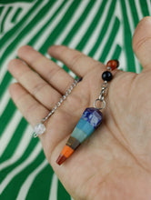 Cargar imagen en el visor de la galería, Pendulo 7 chakras con Cadena de los Chakras
