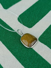 Cargar imagen en el visor de la galería, Colgante Ojo de Tigre Plata Mod 9
