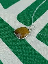 Cargar imagen en el visor de la galería, Colgante Ojo de Tigre Plata Mod 9
