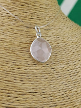 Cargar imagen en el visor de la galería, Colgante Cuarzo Rosa Plata Mod 8
