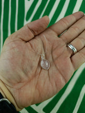 Cargar imagen en el visor de la galería, Colgante Cuarzo Rosa Plata Mod 8
