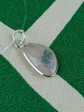 Cargar imagen en el visor de la galería, Colgante Cuarzo Rosa Plata Mod 7
