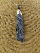 Cargar imagen en el visor de la galería, Colgante Taramita (Escoba de Bruja) Mod. 5

