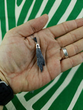 Cargar imagen en el visor de la galería, Colgante Taramita (Escoba de Bruja) Mod. 13
