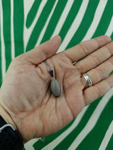 Cargar imagen en el visor de la galería, Colgante Shiva Lingam Mod 6 Pequeño

