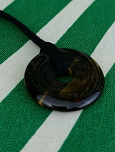 Cargar imagen en el visor de la galería, Colgante Donut Ojo de Tigre Mod 2

