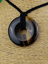 Cargar imagen en el visor de la galería, Colgante Donut Ojo de Tigre Mod 3
