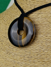 Cargar imagen en el visor de la galería, Colgante Donut Ojo de Tigre Mod 3
