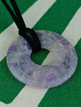 Cargar imagen en el visor de la galería, Colgante Donut Amatista 40 mm Mod 1
