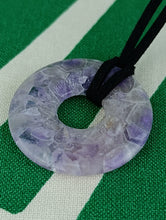 Cargar imagen en el visor de la galería, Colgante Donut Amatista 40 mm Mod 1
