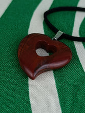 Cargar imagen en el visor de la galería, Colgante Jaspe Rojo Corazon Mod. 1
