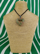 Cargar imagen en el visor de la galería, Colgante Jaspe Unakita Corazon Mod. 1
